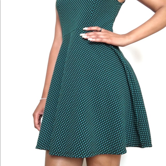 Green and black mini dress - Picture 2 of 3